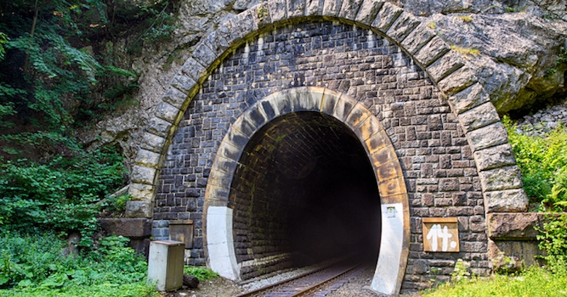 Demasiado ancho, los nuevos trenes no pasan por los túneles.