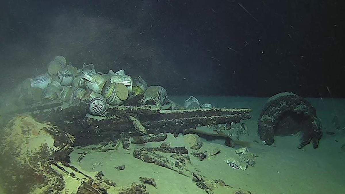 Un trésor inestimable du XVIème siècle découvert à 2 500 mètres de profondeur dans une épave inconnue