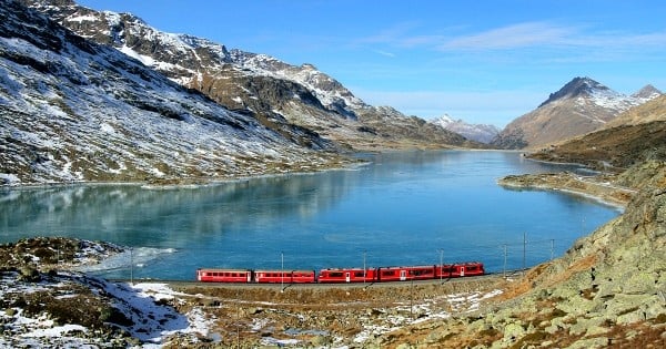 Personne ne connaît ce train incroyable en Suisse... Et c'est une erreur, tant l'expérience de voyage est à vivre une fois dans sa vie !