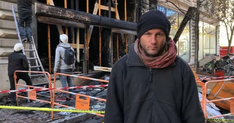 Pétition : 40 000 personnes demandent à ce que le SDF qui a sauvé le brocanteur de l'incendie ait un logement et un travail