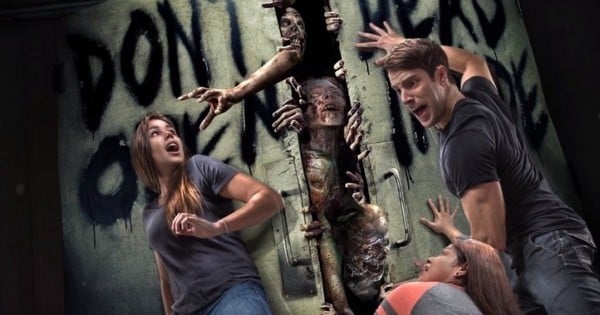 L'attraction « The Walking Dead » ouvre ENFIN ses portes à l'Universal Studios en Californie ! Les premières photos sont dingues !