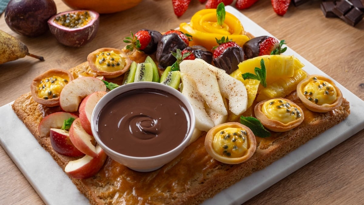 Faites le plein de gourmandise et de vitamines avec cette recette de planche mixte sucrée 100% fruits !