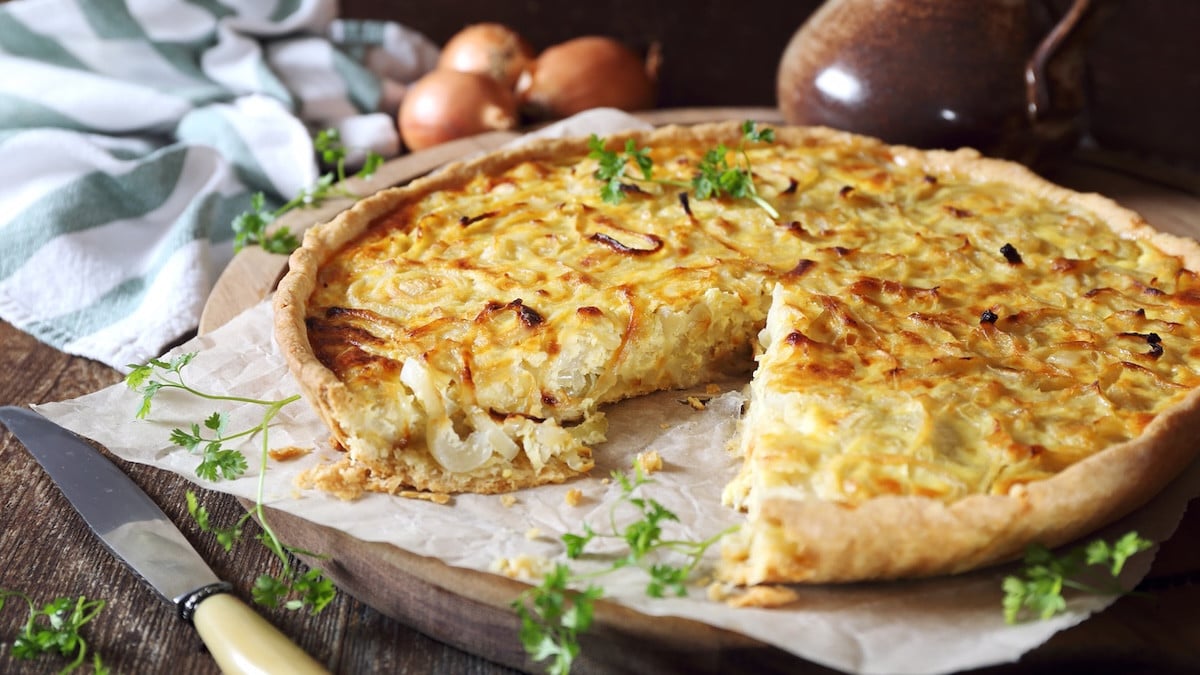 Trois fromages aux caractères et textures différents pour une quiche ultra-généreuse, la recette parfaite pour l'hiver