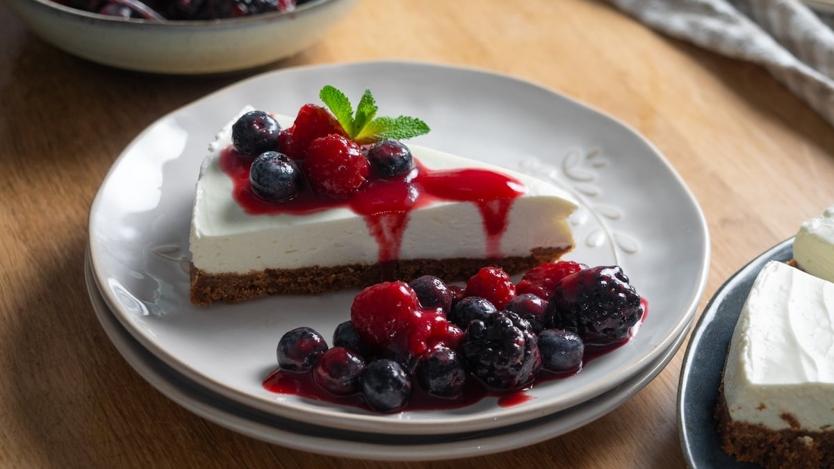 Ce cheesecake aux fruits rouges fera rougir vos papilles de gourmandise !
