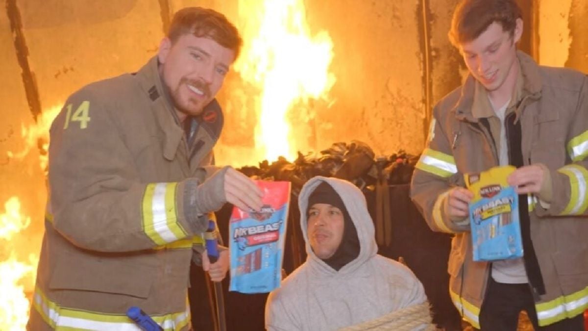 MrBeast enferme un homme dans une maison en flammes et lui offre 500 000 dollars s'il arrive... à en sortir