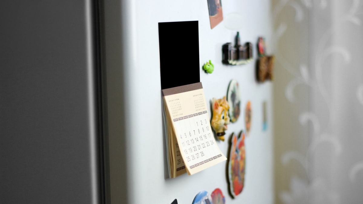 Vous ne devriez surtout pas coller des magnets sur votre frigo et voici pourquoi