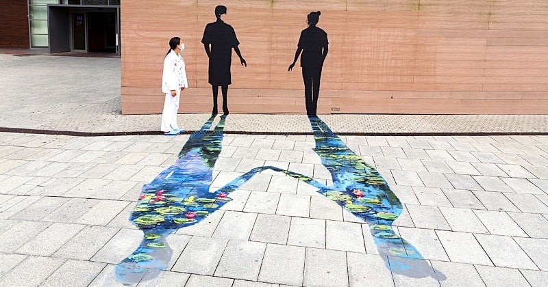Espagne : un street-artiste rend hommage aux soignants à travers des oeuvres engagées réalisées dans un hôpital