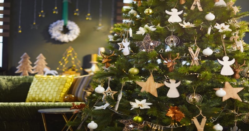 15 idées de décoration pour un sapin de Noël américain