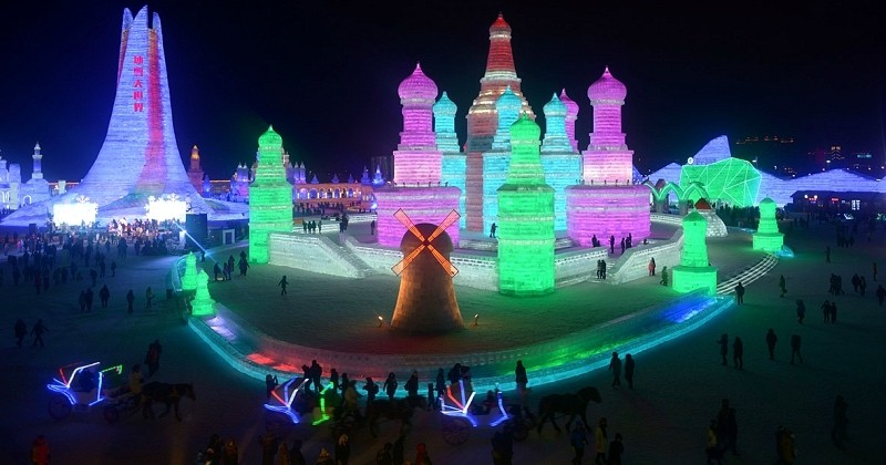 Chine : l'impressionnant « Harbin International Ice and Snow Sculpture Festival » vous accueille pour un voyage enchanté