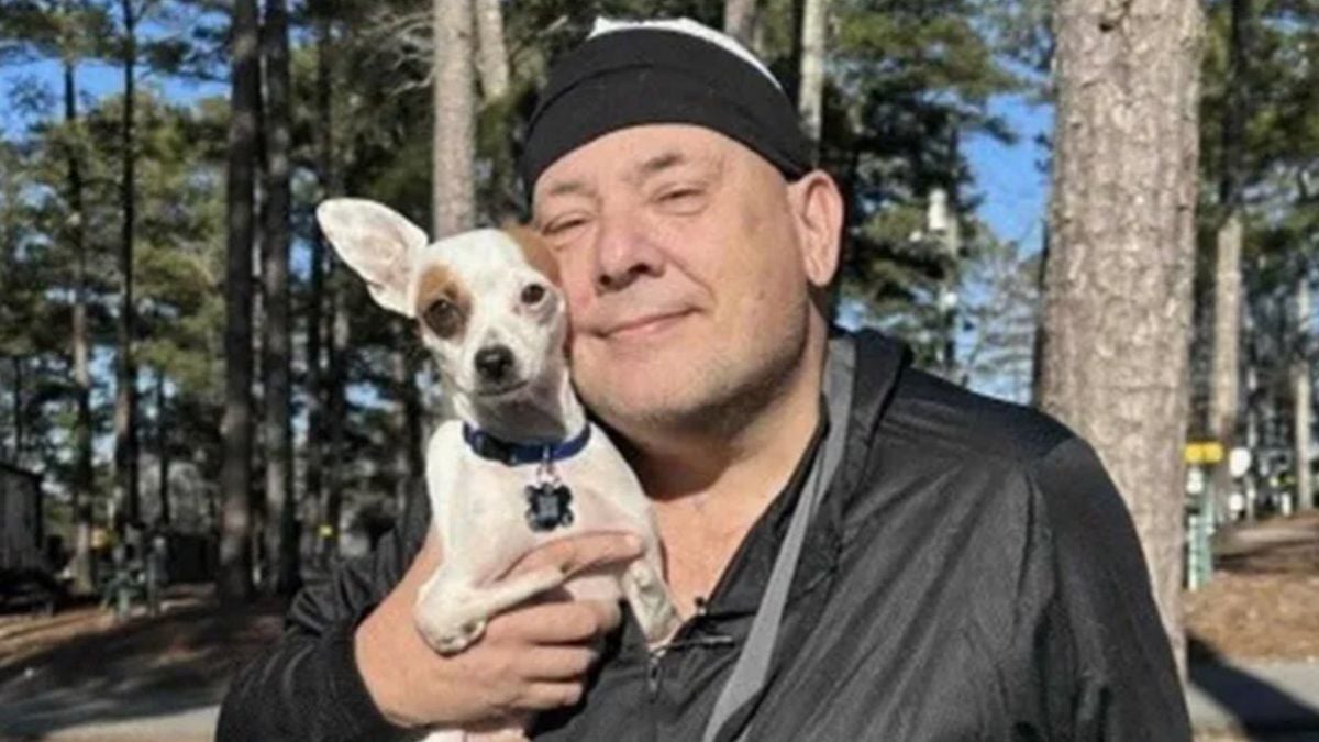 Victime d'une crise cardiaque à 63 ans, il est sauvé par son... chihuahua qui a senti la mort arriver