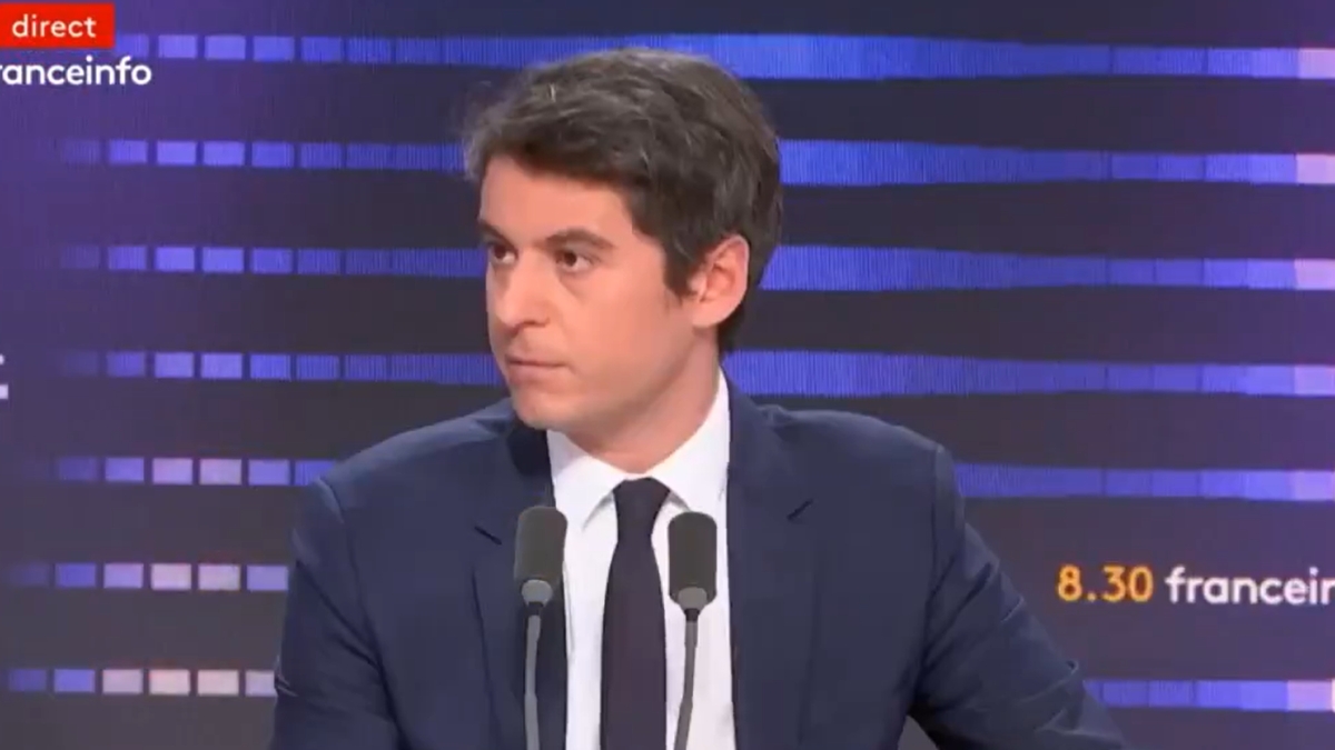 Gabriel Attal va lancer “une expérimentation de grande ampleur” sur le port de l'uniforme à l'école