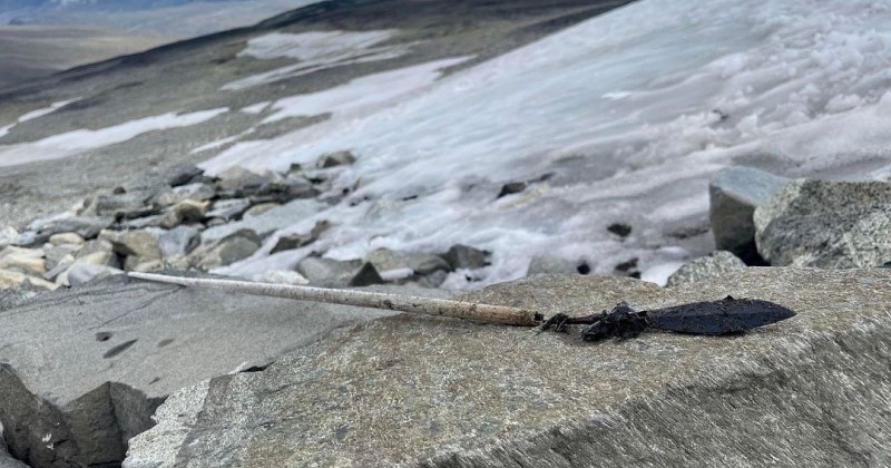 Norvège : des flèches vikings de plus de 1300 ans réapparaissent après avoir été préservées dans la glace
