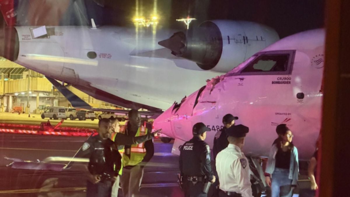 Deux avions entrent en collision sur la piste d'un aéroport à New York