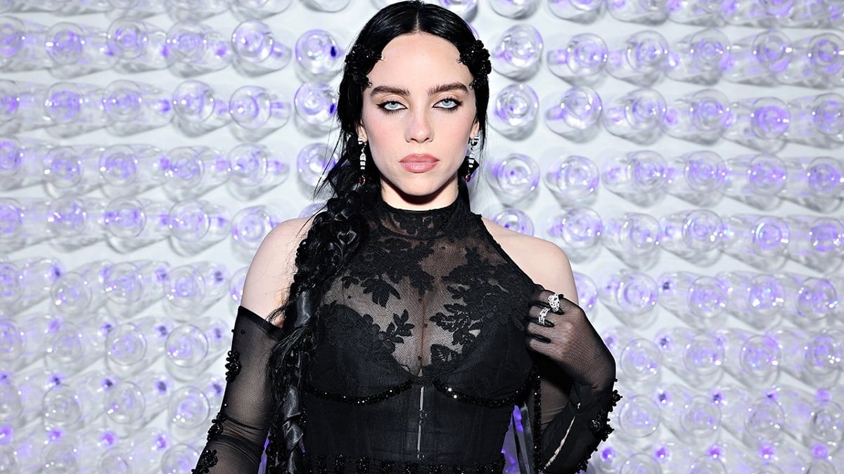 « Être une femme, c'est la guerre » : Billie Eilish dénonce la sexualisation de son corps dans les médias