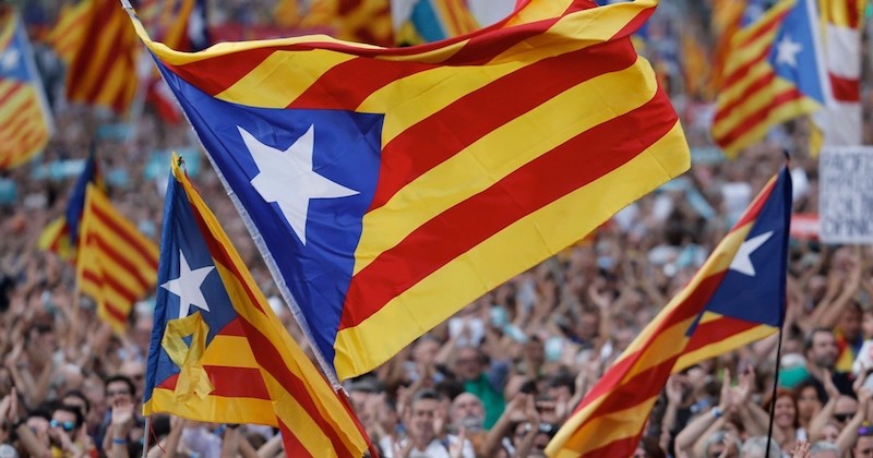 La Catalogne proclame officiellement son indépendance de l'Espagne