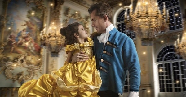 Ce papa offre à sa fille un photoshoot spécial « La Belle et la Bête », et les photos sont trop belles : on craque !