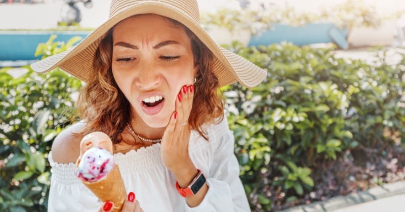 La canicule peut endommager vos dents et ce dentiste vous explique pourquoi