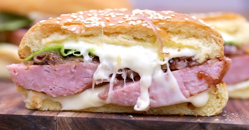 Recette Burger La Sauce Savoyarde Avec Du Fromage Raclette Et Des Recette Burger La Sauce Savoyarde Avec Du Fromage Raclette Et Des