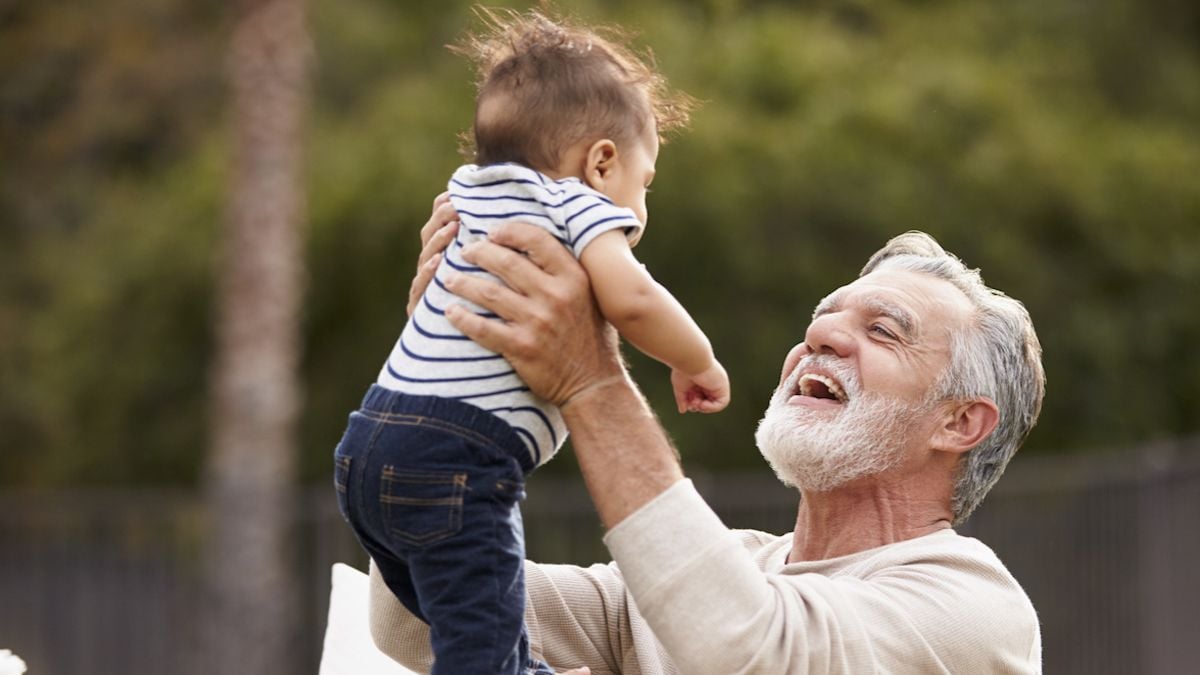 Un grand-père récupère son petit-fils à la crèche et repart avec le mauvais enfant, la garderie n'y voit que du feu 