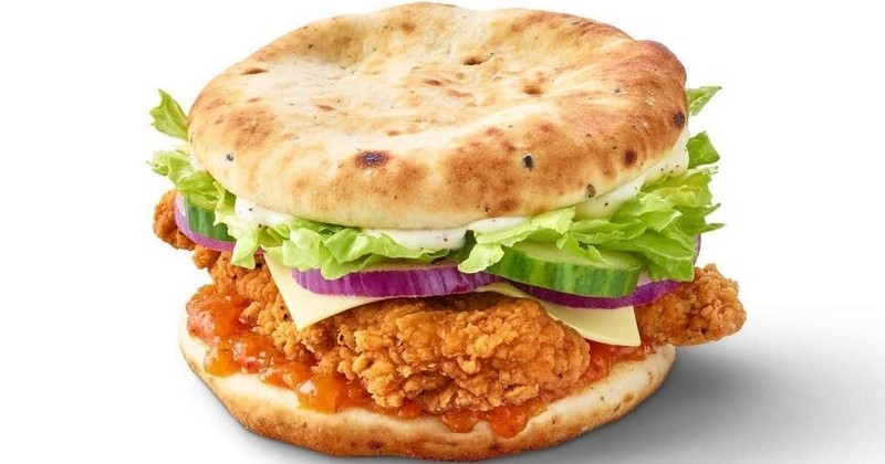 Préparez-vous à l'arrivée de burgers aux naans chez McDonald's avec l'Indian Chicken Burger