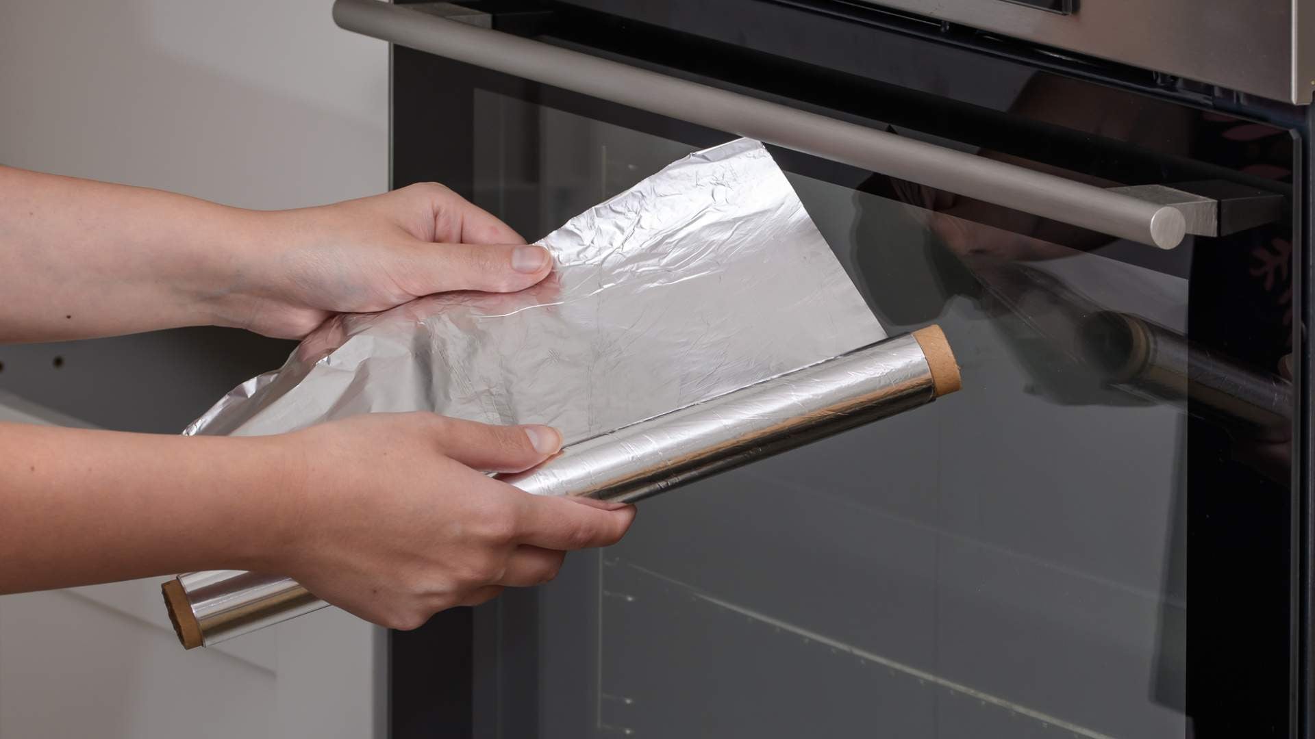Papier aluminium : le détail que tout le monde ignore mais qui va vous simplifier la vie