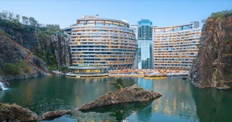 En Chine, on a construit un hôtel souterrain dans une carrière de pierres avec des chambres sous-marines ! 