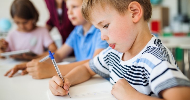 Les enfants transgenres peuvent désormais porter le prénom de leur choix à l'école