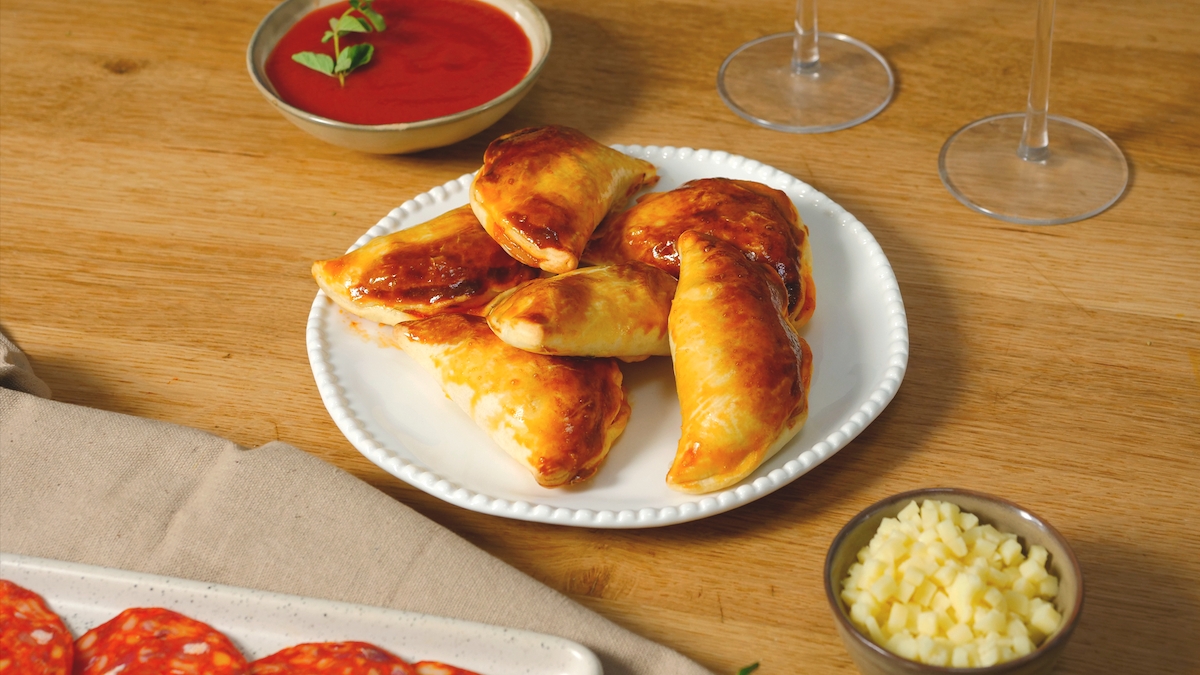 Croquez ces empanadas à la tomate et au chorizo à pleines dents pour un apéro gourmand !