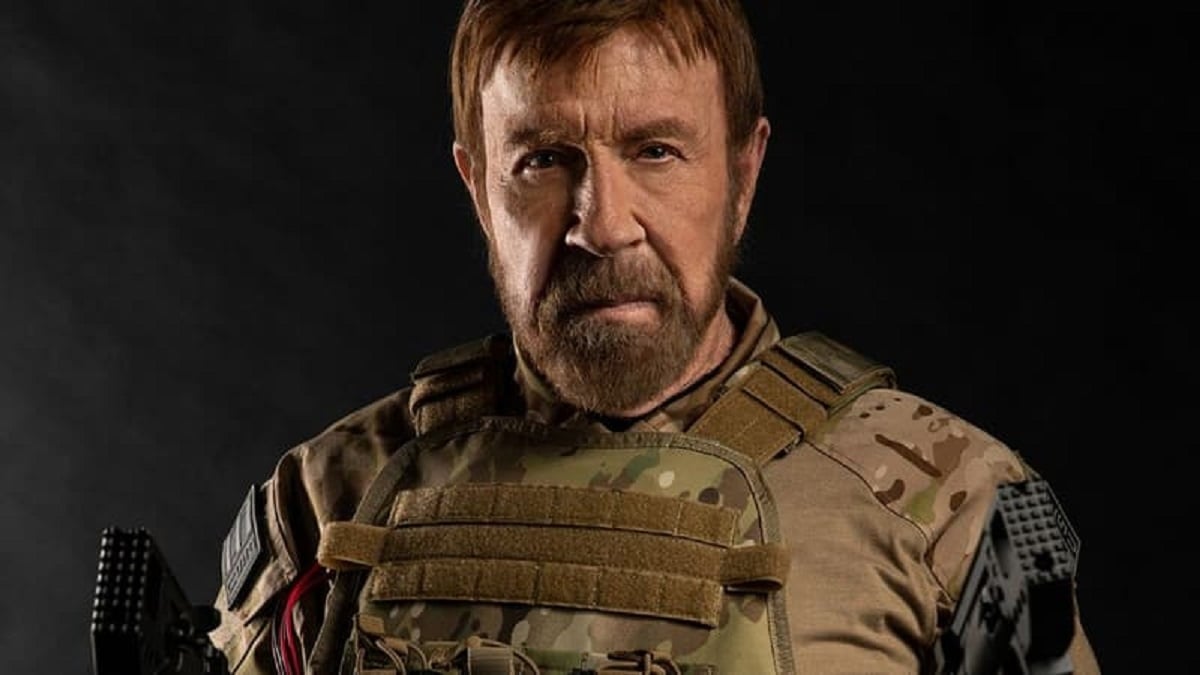 À 83 ans, Chuck Norris fait son grand retour au cinéma dans un film d'action face à des extraterrestres