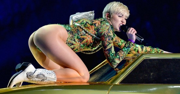 Envie de suivre à l'université les cours de « sociologie de Miley Cyrus », « devenir samouraï » ou encore « la politisation de Beyoncé » ? Découvrez 10 cours incroyables (mais vrais) que proposent les universités les plus géniales du monde