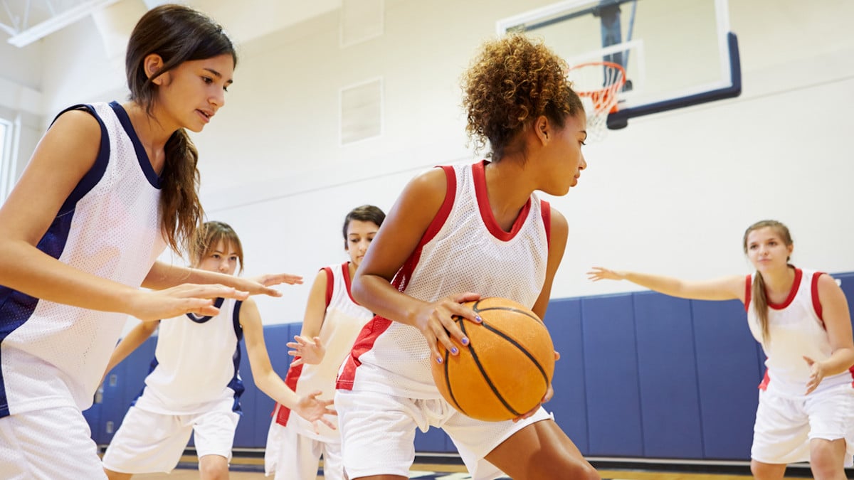 45 % des adolescentes délaissent aujourd'hui la pratique du sport, voici pourquoi