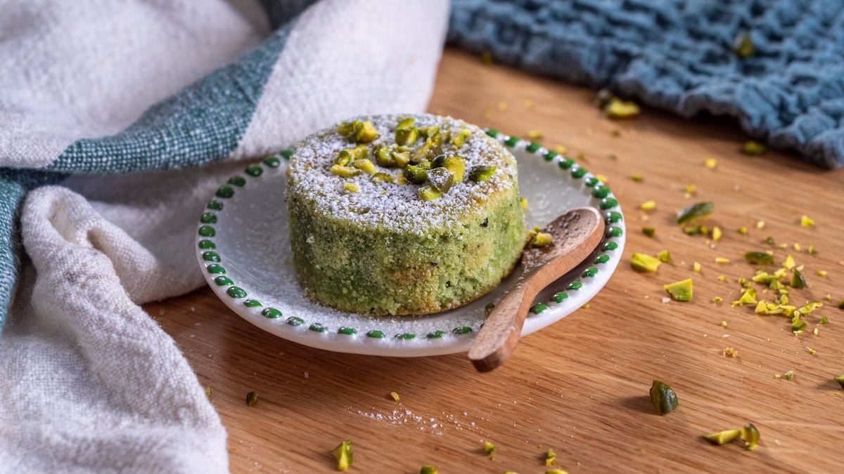 Explosion de gourmandise avec notre lava cake à la pistache, le MEILLEUR dessert du monde !