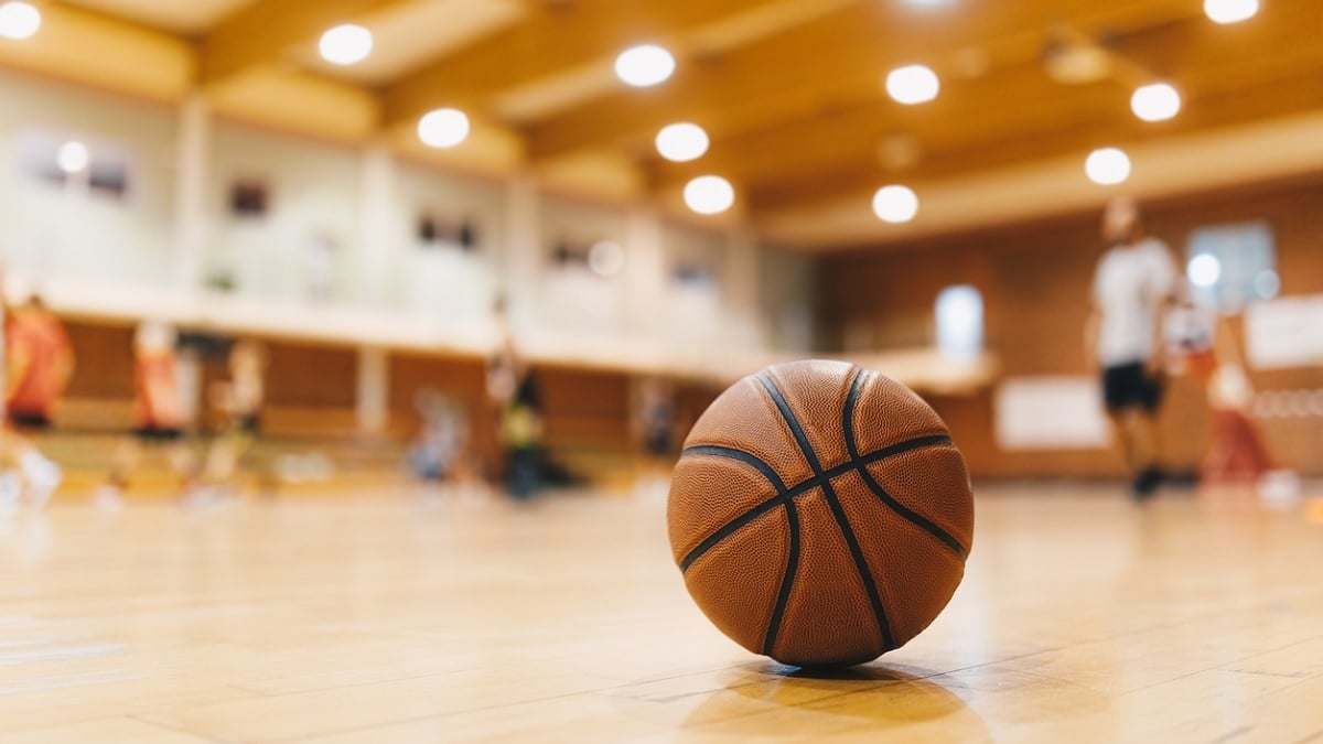 Jura : une joueuse de basket s'effondre et décède juste avant le début d'un match