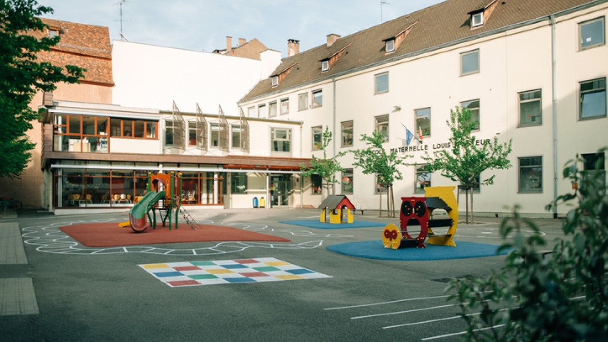 « Tout le monde est sous le choc » : un enfant de 4 ans meurt mystérieusement pendant la sieste à l'école