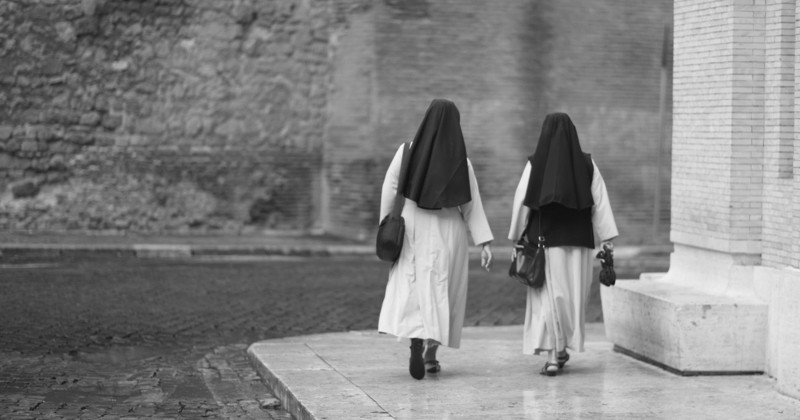 Les nonnes du Vatican en ont marre d'être les bonniches des cardinaux... et poussent un coup de gueule pour plus d'égalité hommes/femmes au sein de l'Église catholique