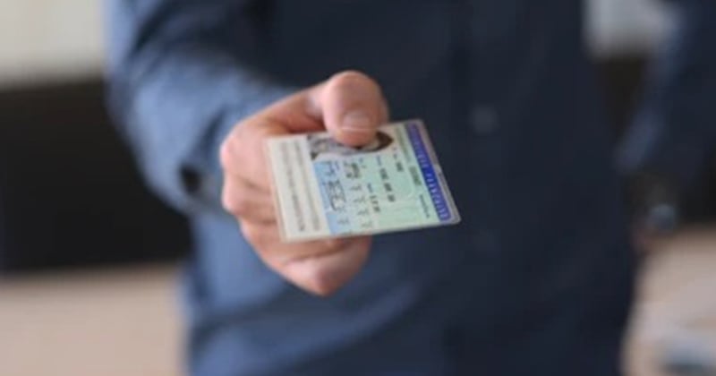 é possível com uma carteira de identidade expirada?