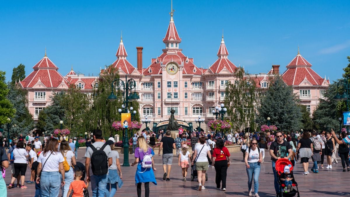 Face à la fraude virale pour “rentrer gratos” à Disneyland Paris, le parc contraint de réagir