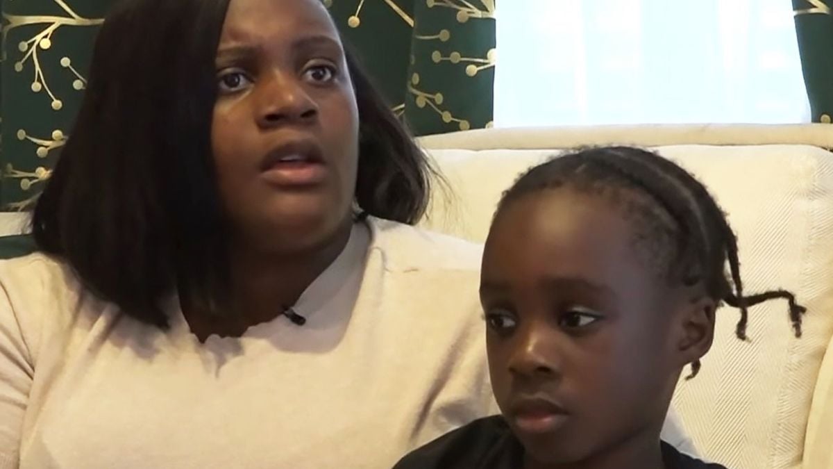 « Tu ressembles à un singe » : cette maman accuse une enseignante d'avoir chanté une chanson raciste à son fils de 6 ans 