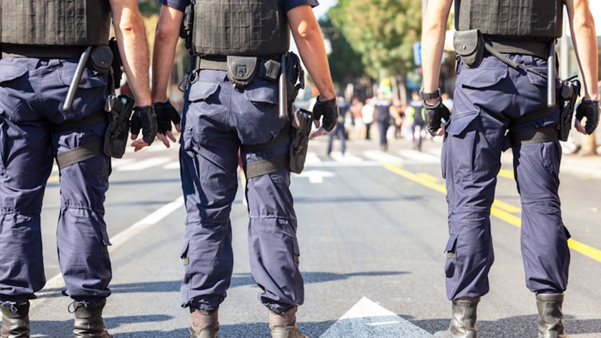 «C'est un appel à l'aide» : les policiers invitent les Français à manifester avec eux 