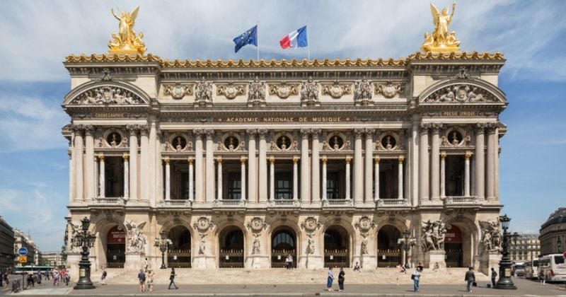 Airbnb propose une nuit de rêve à l'Opéra Garnier pour un prix imbattable... de 37 euros
