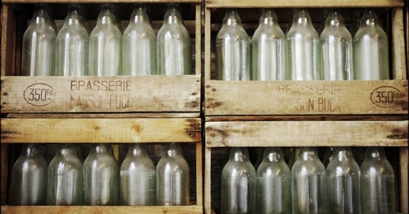 La consigne des bouteilles en France, c'est pour bientôt ? De plus en plus de personnes s'y mettent !