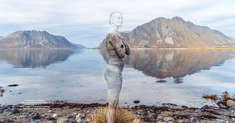 Elle se fond dans les magnifiques paysages sauvages des îles Lofoten grâce au body painting 