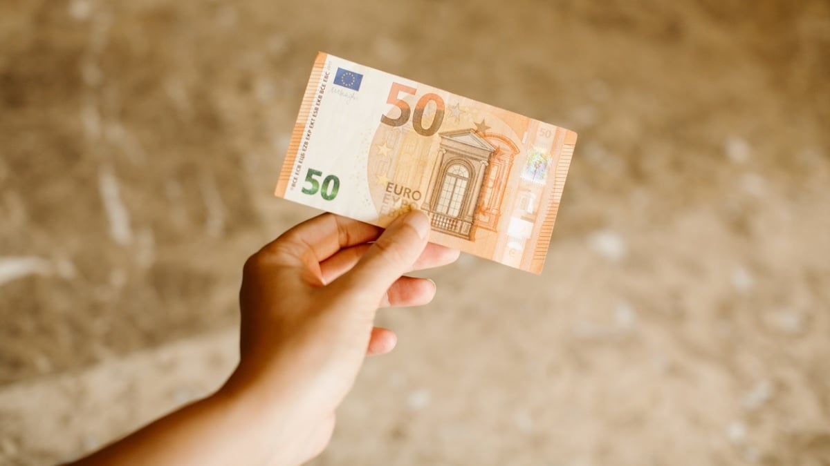 Arnaque : si vous trouvez un billet de 50 euros sur votre pare-brise, voici ce que vous ne devez surtout pas faire