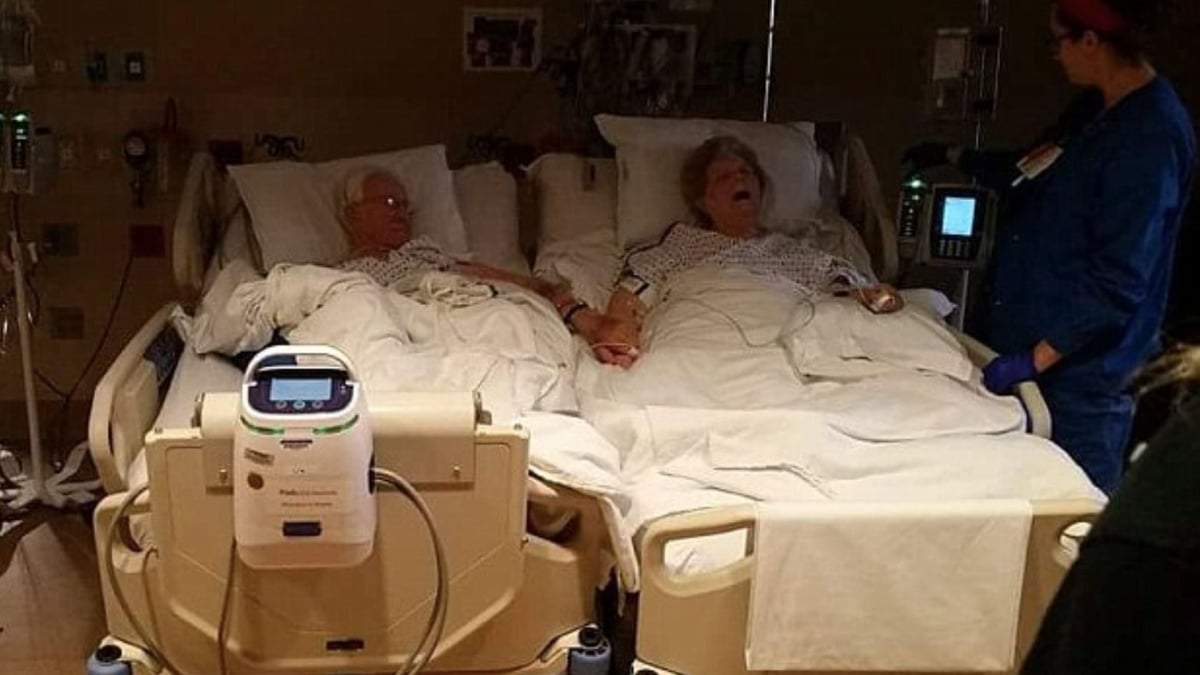 Mariés depuis 64 ans, ils passent leur dernier moment main dans la main sur leur lit d'hôpital avant de mourir 