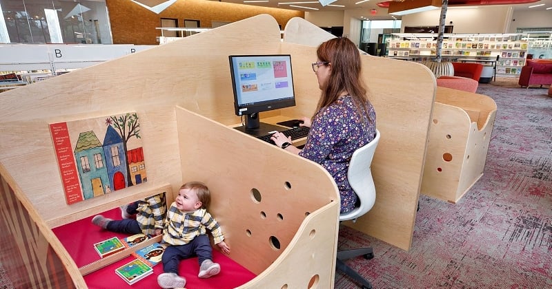 Ces bureaux originaux permettent aux parents de travailler avec leurs enfants 