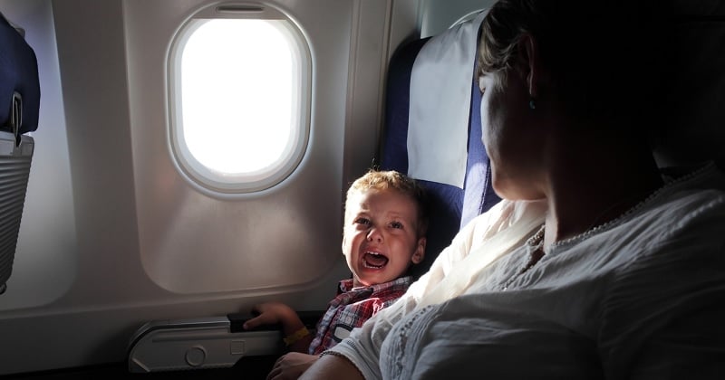 Des zones sans enfants dans les trains et avions pour éviter les cris des enfants ?