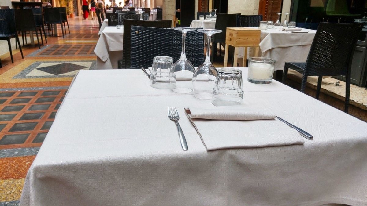 Qu'est-ce que la «taxe lapin» qui arrive dans les restaurants et qui fait enrager les clients ?