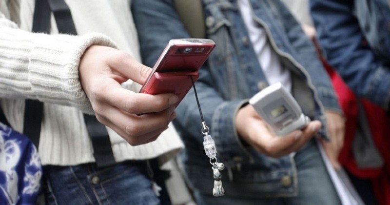 Le Parlement adopte définitivement l'interdiction des portables dans les écoles et collèges