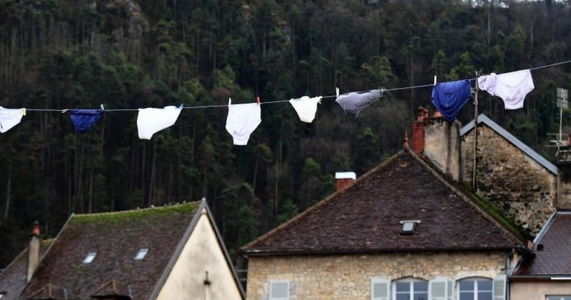 En créant de toutes pièces un canular fondé sur des guirlandes de slips tendues dans le Jura, une classe de 4ème a réussi à tromper l'ensemble des médias pour un projet scolaire