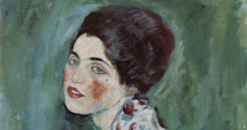Près de 23 ans après avoir été volé, le “Portrait d'une dame” de Gustav Klimt aurait été retrouvé dans le jardin du musée